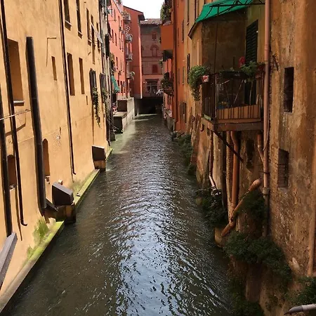Monolocale Centro Storico Via Piella * Болонья